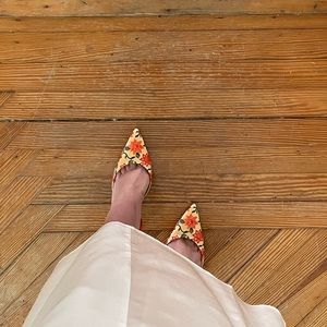 Manolo Blahnik Carolyne 90 Orange Satin  size 39.5